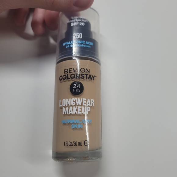 Fresh Beige Foundation - Picture 4 of 4